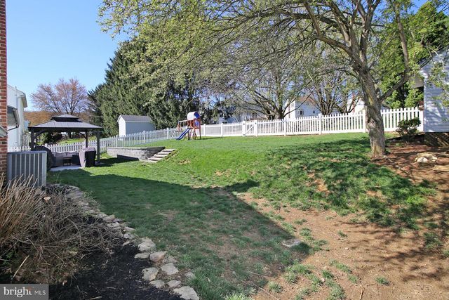 77 E MOHLER CHURCH RD, Ephrata, PA 17522