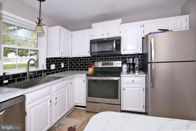 77 E MOHLER CHURCH RD, Ephrata, PA 17522