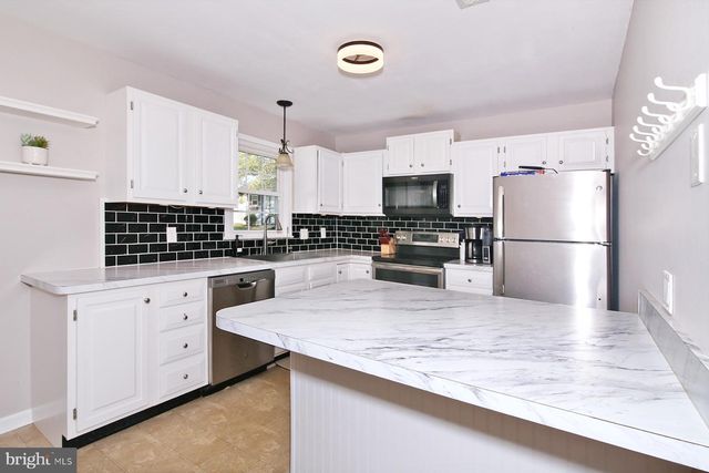 77 E MOHLER CHURCH RD, Ephrata, PA 17522
