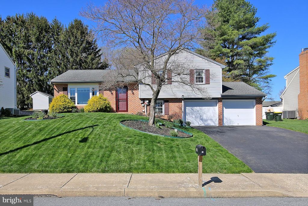 77 E MOHLER CHURCH RD, Ephrata, PA 17522