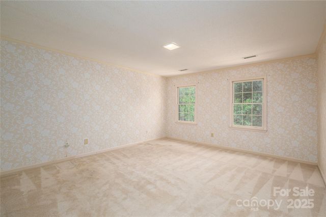240 37th Avenue Place NW, Hickory, NC 28601