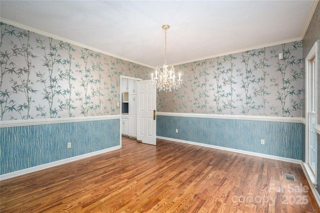 240 37th Avenue Place NW, Hickory, NC 28601