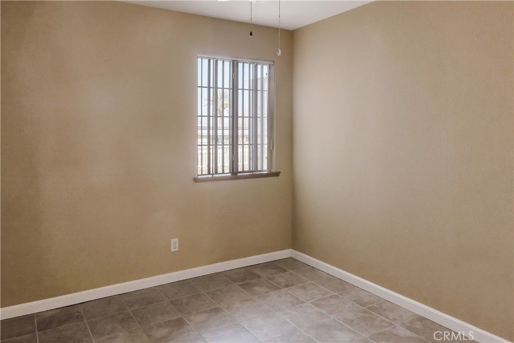 Image 12 of property listing at 25623 Anderson Avenue, Barstow, CA 92311