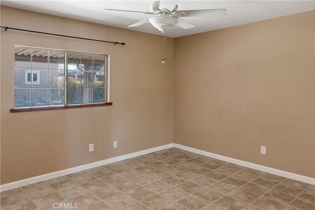 Image 14 of property listing at 25623 Anderson Avenue, Barstow, CA 92311