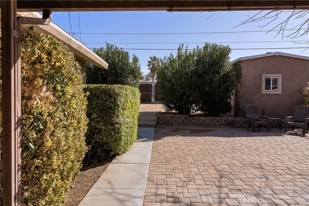 Image 19 of property listing at 25623 Anderson Avenue, Barstow, CA 92311