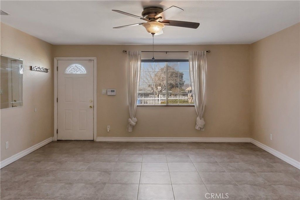 Image 4 of property listing at 25623 Anderson Avenue, Barstow, CA 92311