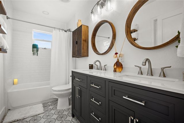 14032 N BAYSHORE DRIVE, Madeira Beach, FL 33708