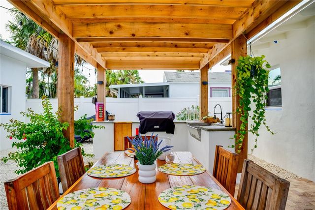 14032 N BAYSHORE DRIVE, Madeira Beach, FL 33708