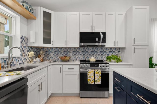 14032 N BAYSHORE DRIVE, Madeira Beach, FL 33708