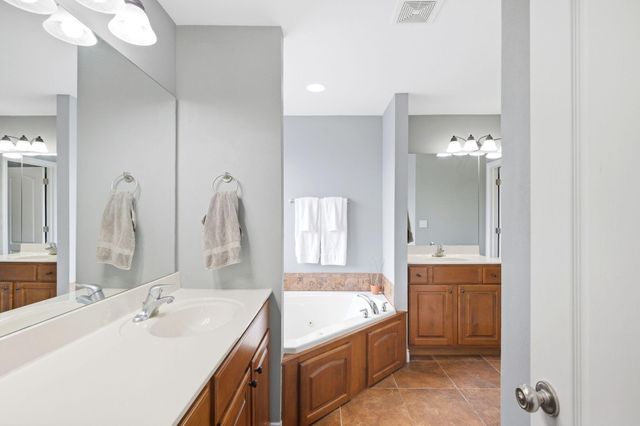 1609 ANDRETTI CIR, Columbia, MO 65201