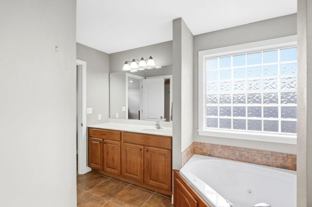 1609 ANDRETTI CIR, Columbia, MO 65201