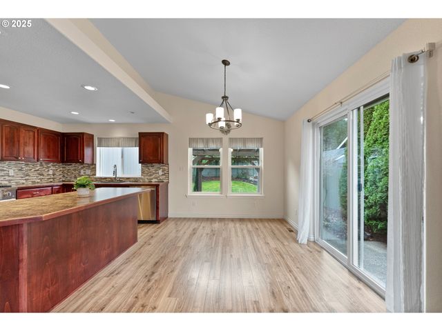 351 ASHWOOD St, Sutherlin, OR 97479