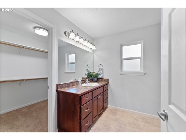 351 ASHWOOD St, Sutherlin, OR 97479