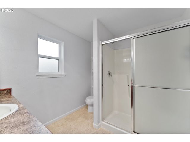 351 ASHWOOD St, Sutherlin, OR 97479