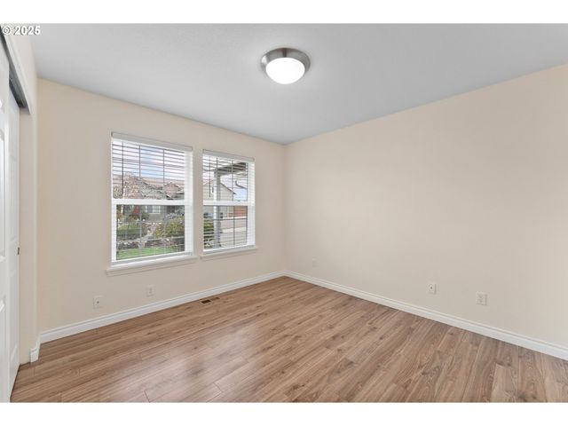 351 ASHWOOD St, Sutherlin, OR 97479