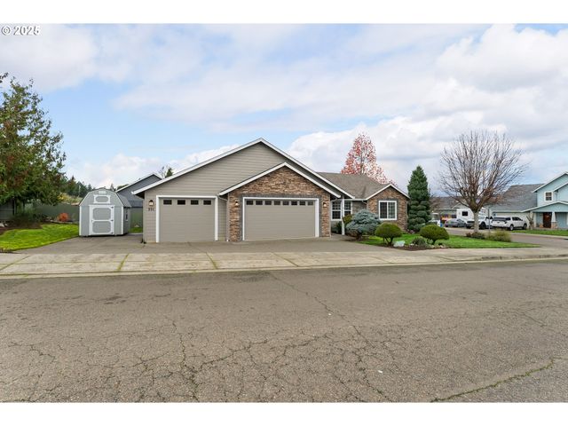 351 ASHWOOD St, Sutherlin, OR 97479