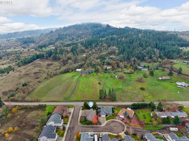 351 ASHWOOD St, Sutherlin, OR 97479