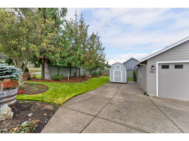 351 ASHWOOD St, Sutherlin, OR 97479