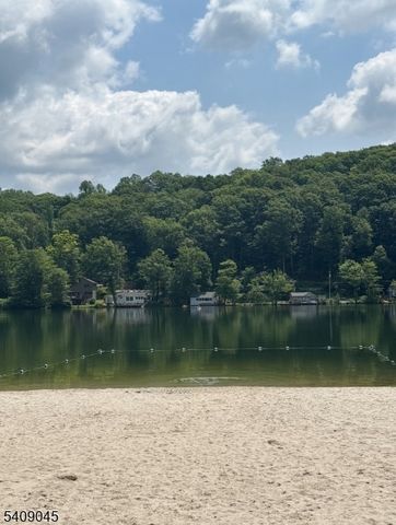 18 Harborside Drive, Vernon Twp., NJ 07461