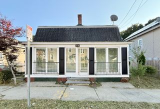 94 Blackhall Street, New London, CT 06320
