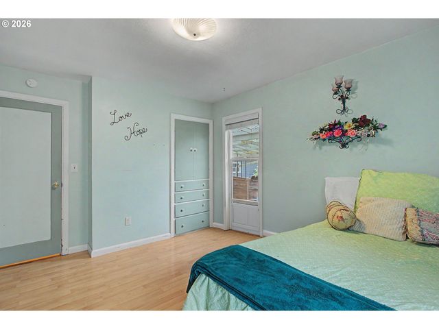1420 9TH Ave, Longview, WA 98632