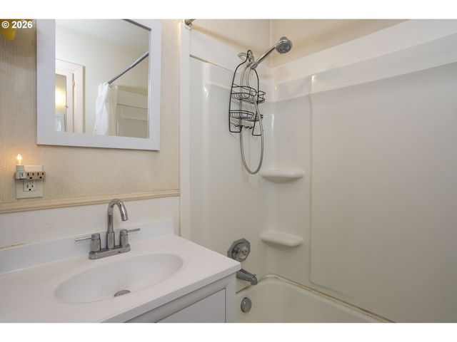 1420 9TH Ave, Longview, WA 98632
