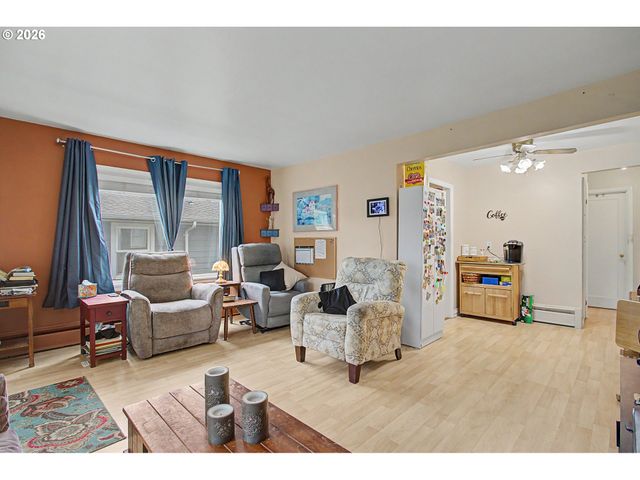 1420 9TH Ave, Longview, WA 98632