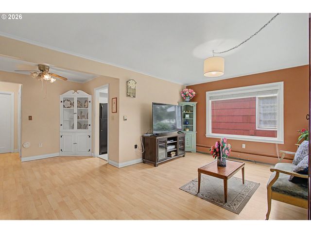 1420 9TH Ave, Longview, WA 98632