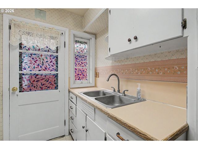 1420 9TH Ave, Longview, WA 98632