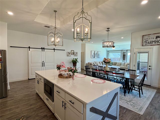 916 Rodgers Avenue, Godley, TX 76044