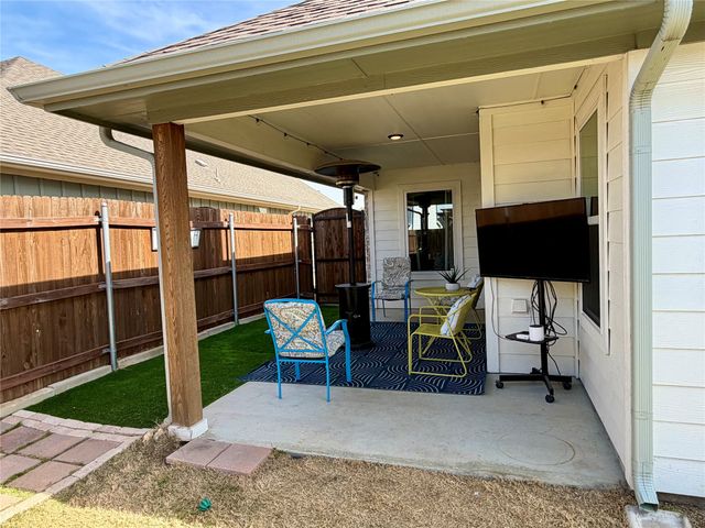 916 Rodgers Avenue, Godley, TX 76044