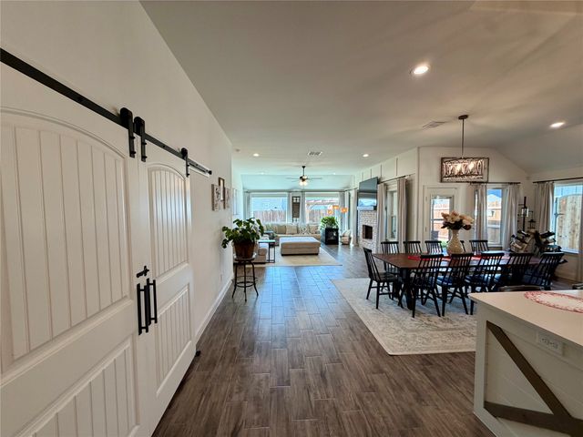 916 Rodgers Avenue, Godley, TX 76044