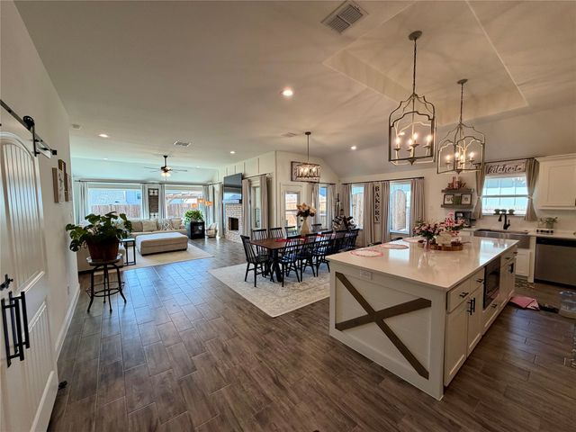 916 Rodgers Avenue, Godley, TX 76044