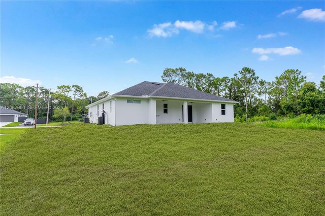 1113 Henry Avenue, Lehigh Acres, FL 33972