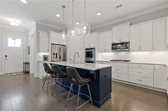134 Kingwood Drive, Woodstock, GA 30188