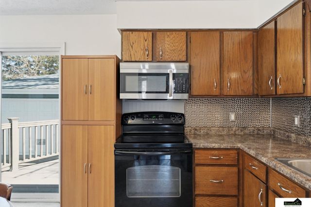 3200 NW 1 Street, Lincoln, NE 68521