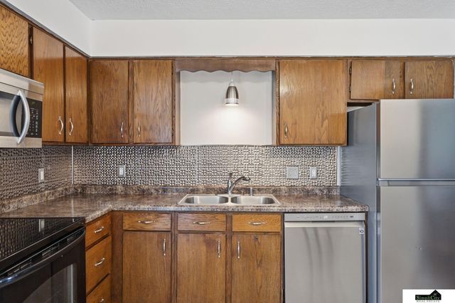 3200 NW 1 Street, Lincoln, NE 68521