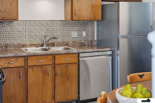 3200 NW 1 Street, Lincoln, NE 68521