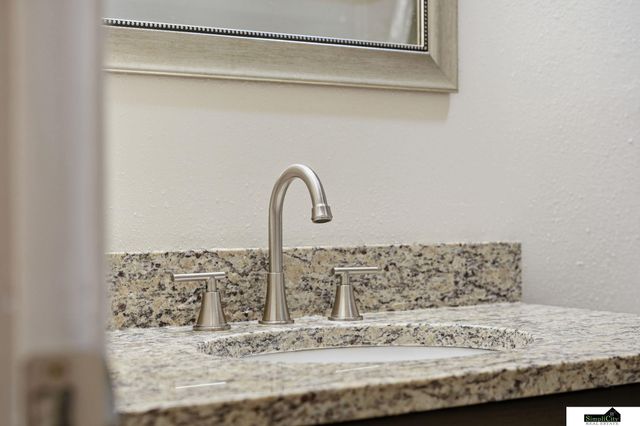 3200 NW 1 Street, Lincoln, NE 68521