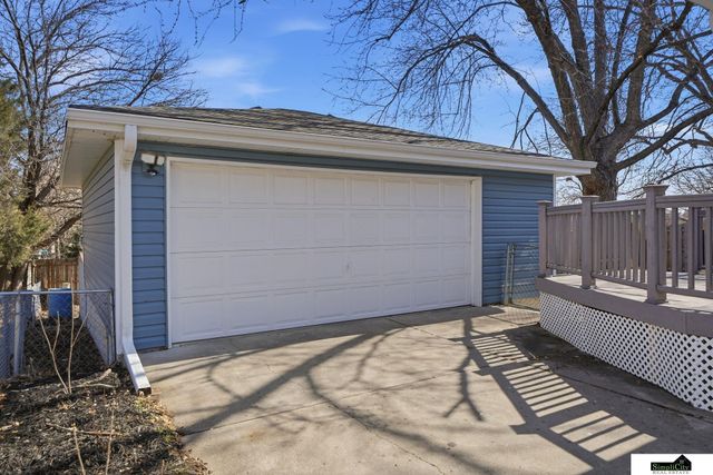 3200 NW 1 Street, Lincoln, NE 68521