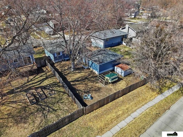 3200 NW 1 Street, Lincoln, NE 68521
