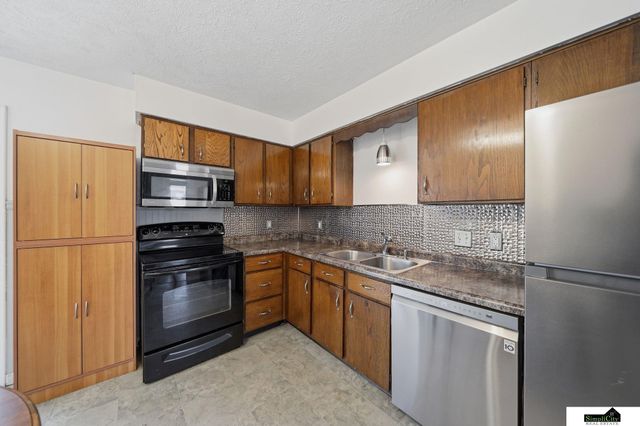 3200 NW 1 Street, Lincoln, NE 68521