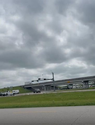 35 Tx-288, Angleton, TX 77515