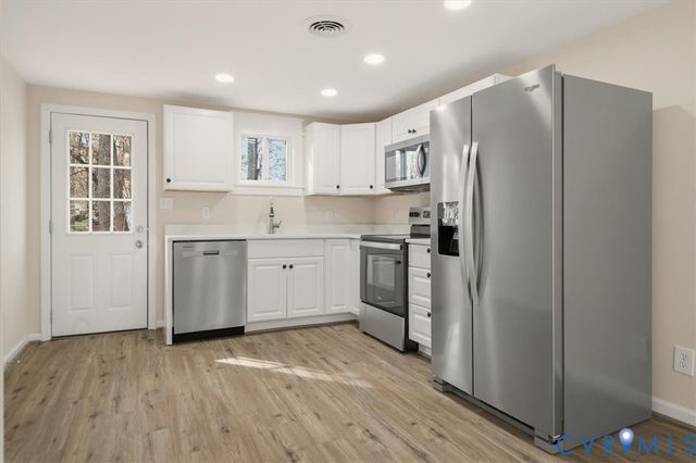 1304 Lee Ln, Hopewell, VA 23860