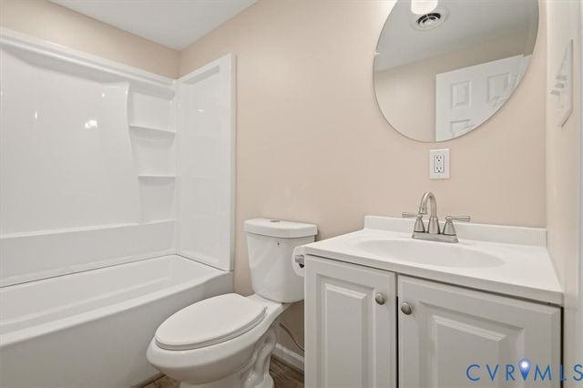 1304 Lee Ln, Hopewell, VA 23860