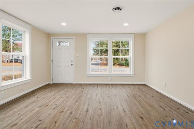 1304 Lee Ln, Hopewell, VA 23860