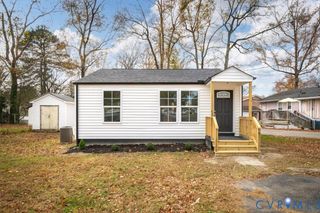 1304 Lee Ln, Hopewell, VA 23860