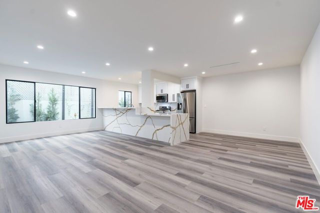 1262 N Sweetzer Avenue 105, West Hollywood, CA 90069