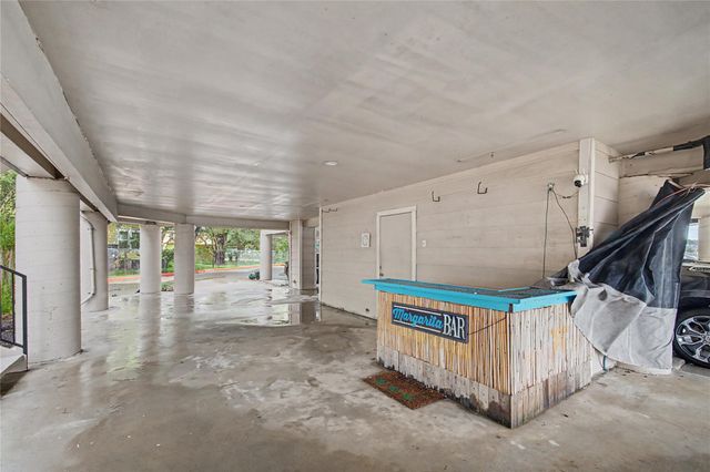 3663 Nasa Parkway 708, Seabrook, TX 77586