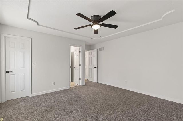 8528 N Virginia Avenue, Kansas City, MO 64155